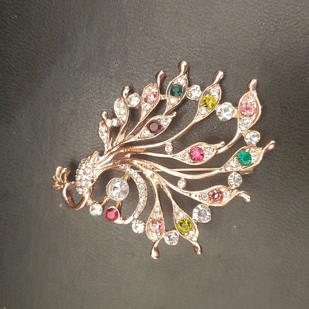 Peacock Pin DZ456
